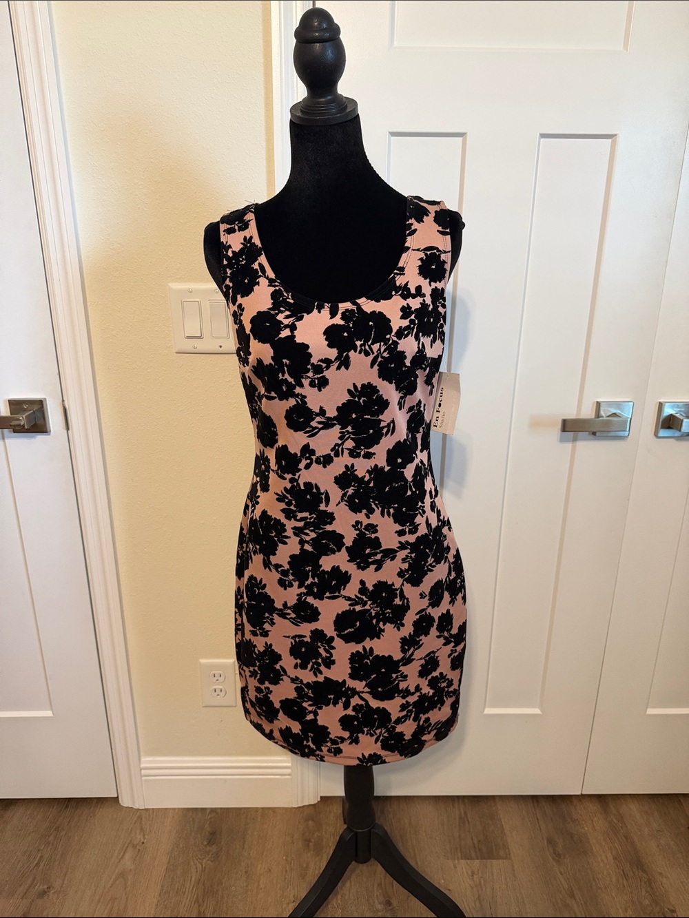 Enfocus Studio Pink and Black Floral Mini Sheath Dress
